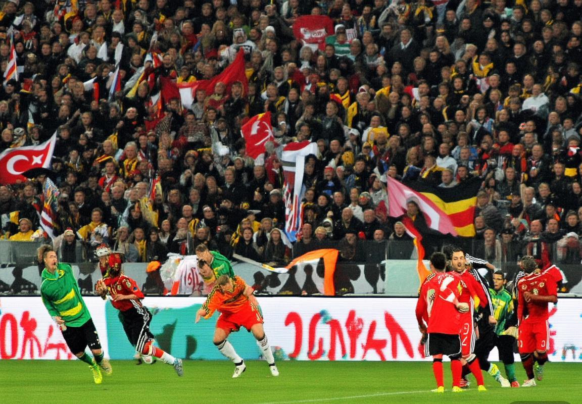 2010欧洲预选赛：德国VS土耳其激情对决回顾(图1)